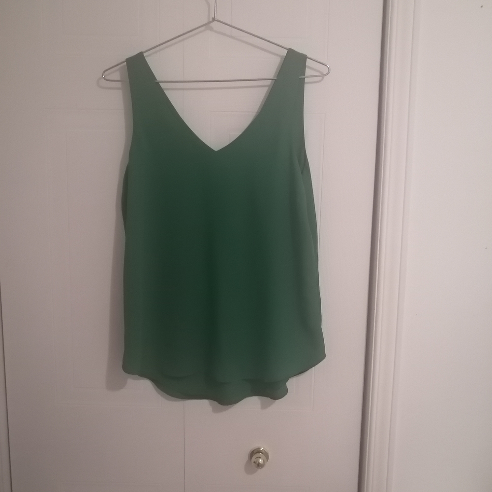 RW&CO. Green V-Neck Tank Top